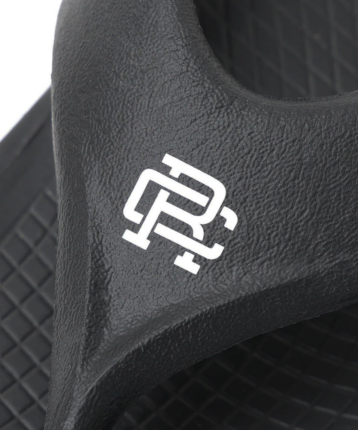 【日本限定】Reigning Champ X OOFOS OOriginal