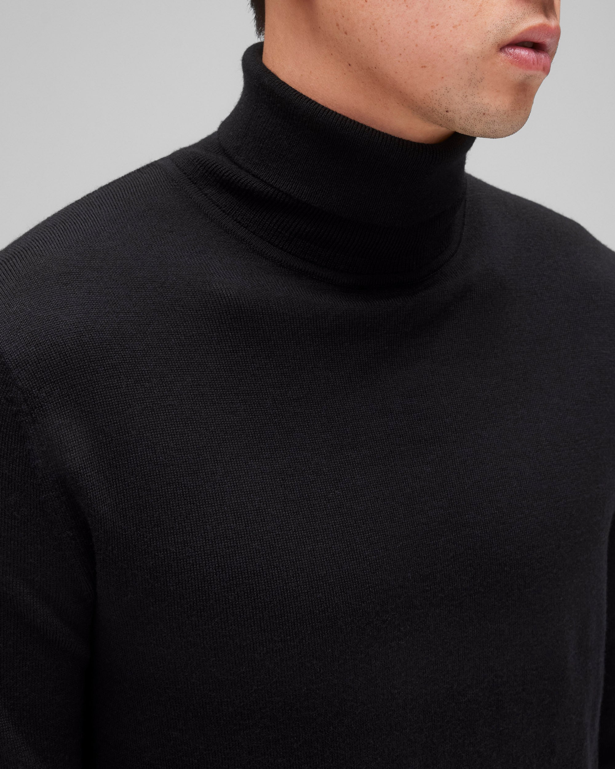 Lightweight Merino Harry Roll Neck